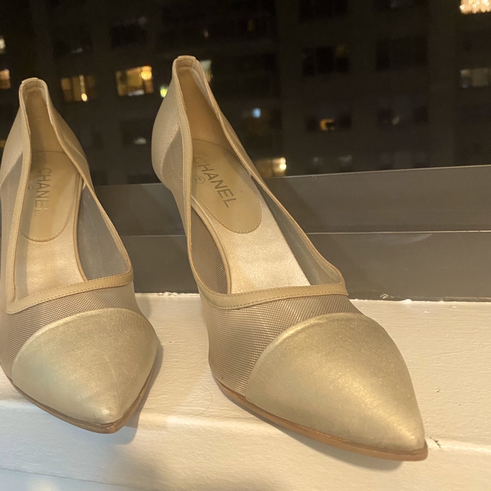 Chanel Champagne Mesh CC pumps